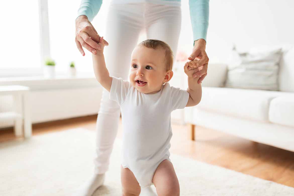 Lauflernhilfe für Babys - Gefahren, Modelle und Tipps | Babypedia
